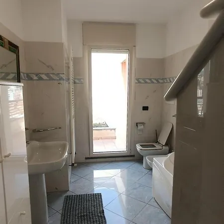 Attico Con Vista Su Genua