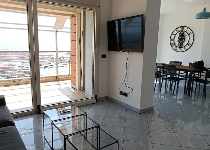 Attico Con Vista Su Apartmán