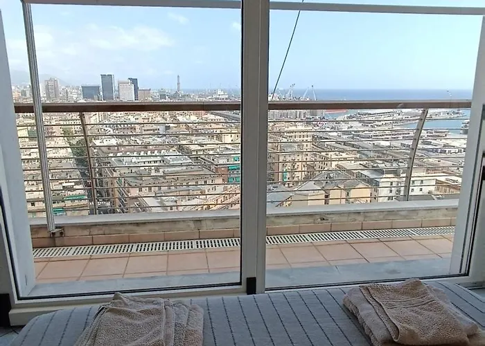 Attico Con Vista Su Genua