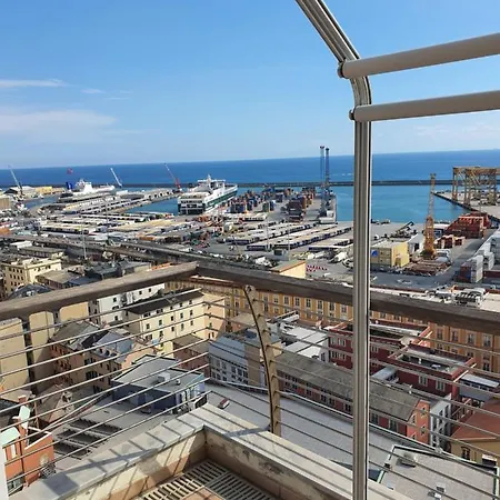 Attico Con Vista Su شقة جنوة