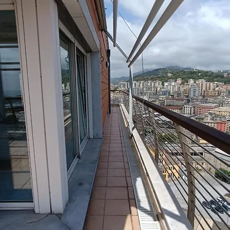 Attico Con Vista Su شقة